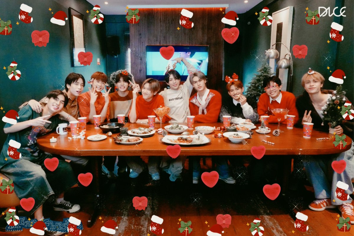 Merry Christmas🎄♥️

ของขวัญวันคริสต์มาสก็คือการมี DICE เข้ามาในชีวิตปีนี้ การที่ได้เห็น Diceได้พักผ่อนวันหยุดหรือมาอยู่พร้อมหน้าพร้อมตากัน10คน นี่แหละความสุขของไพรซ์🎄♥️

#DICE_SORAY 
#PartyXMaswithDICE 
 #น้องไดซ์จ๋าซานตาพี่ไพรซ์มีอะไรจะบอก