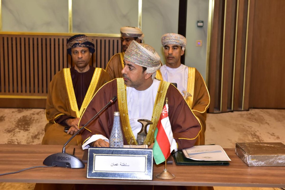 OmanEmbassyMAR's tweet photo. شاركت سلطنة عمان في أعمال الدورة الاستثنائية لاجتماع الجمعية العامة للمنظمة العربية للطيران المدني اليوم الأربعاء ٢٥ ديسمبر ٢٠٢٤ ، وقد ترأس سعادة المهندس نايف بن علي العبري رئيس الطيران المدني وفد سلطنة عمان ، ومشاركة الوزير المفوض الشيخ علي بن أحمد الشنفري ، نائب رئيس البعثة. https://t.co/PNWhLCe3um