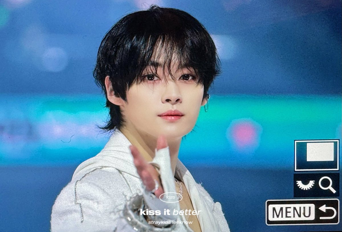 kissitbetter_98's tweet photo. 241225 SBS 가요대전
Merry Christmas 🎄🙂‍↕️🎀
#리노 #Straykids https://t.co/04TS5VHnGD
