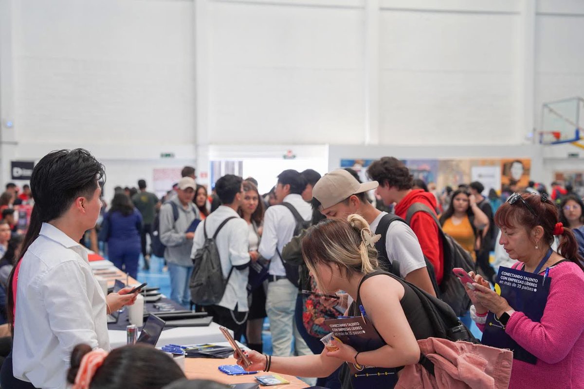 miguelmartin77's tweet photo. Excelente evento Universitario 💯🎯✔️Quiero expresar mi más sincero agradecimiento por la invitación para ser el principal orador en La Feria del Emprendimiento organizada por la distinguida Universidad Politécnica Salesiana en sus planteles de Quito y el Girón Ecuador.  #MMEC https://t.co/ppxR2TY3Mk