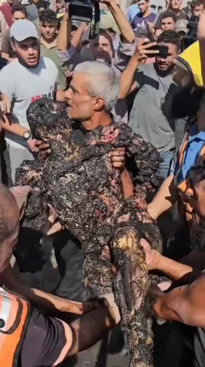 Yansak kül olsak Müslüman olarak anca bu kadar tepkisiz kalabiliriz !!

Gazze ….