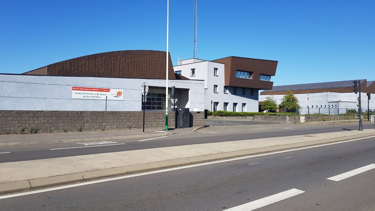 En ce jour de Noël, j’adresse une pensée particulière aux agents des services publics qui, avec dévouement et engagement, assurent leur mission auprès des Herblinois.e.s, y compris en cette période festive. Je vous souhaite à toutes et à tous un Joyeux Noël !