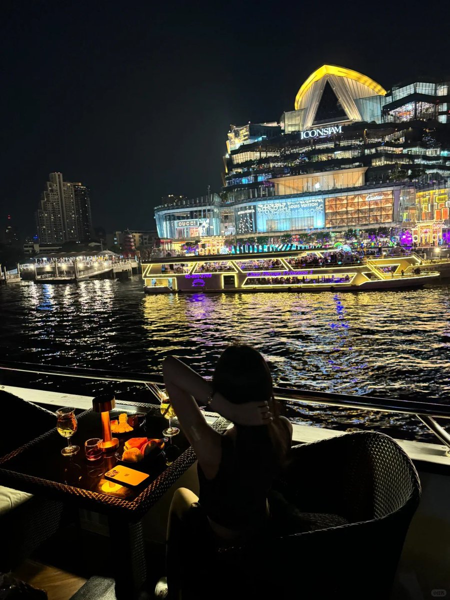 vdifti's tweet photo. Night in Bangkok 🌌🖤
All loved ones are invited 🇹🇭🇹🇭🇹🇭😇 https://t.co/BIblFt0kcW