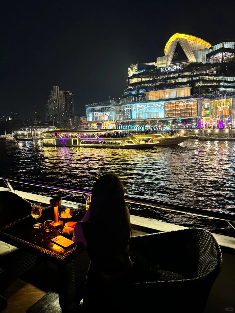 vdifti's tweet photo. Night in Bangkok 🌌🖤
All loved ones are invited 🇹🇭🇹🇭🇹🇭😇 https://t.co/BIblFt0kcW