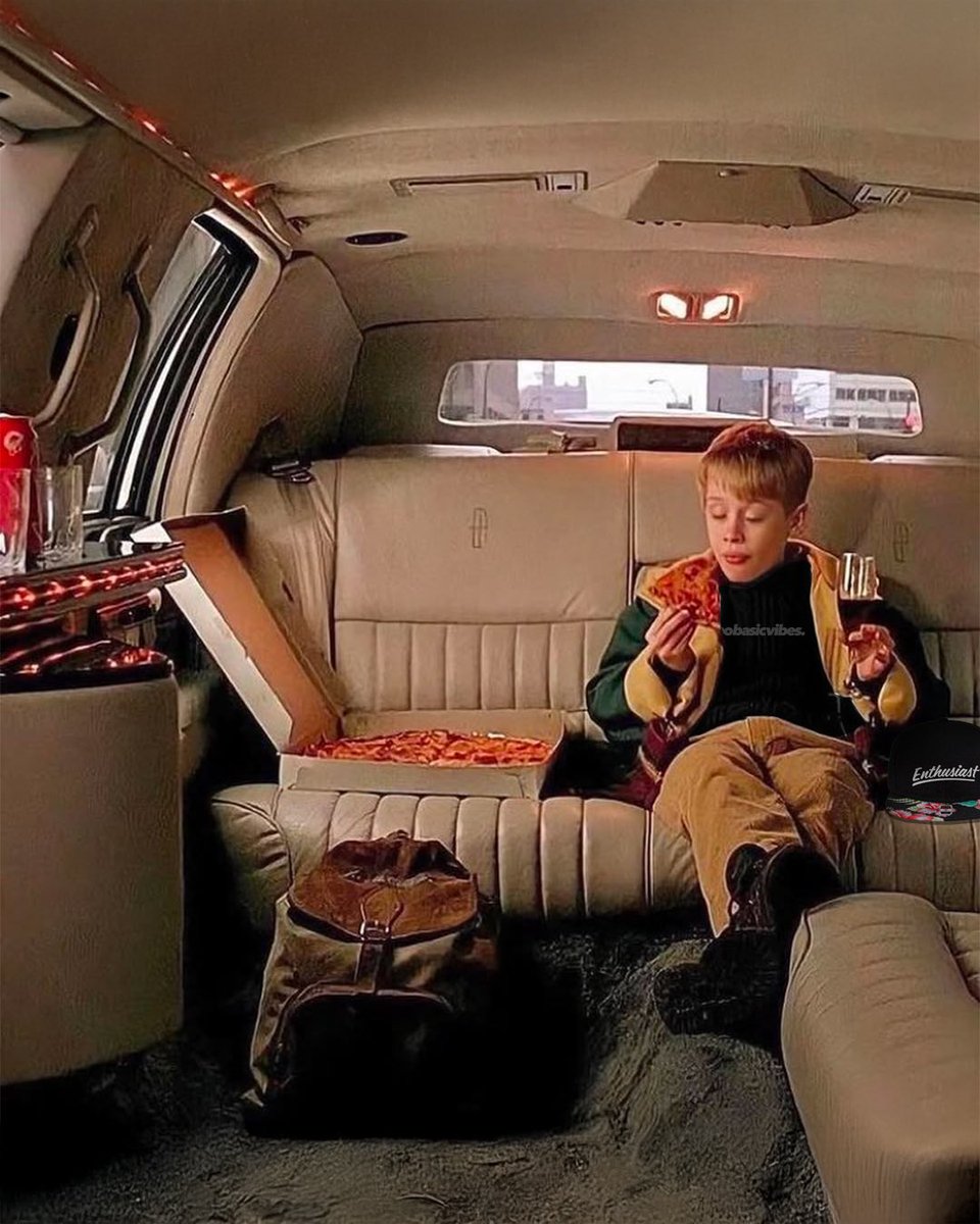 iamfarfrombasic's tweet photo. Merry Christmas from our fam to yours.

#MerryChristmas #HomeAlone #christmasday #christmas #xmas #1 #holidayseason #HolidayCheer #farfrombasic #neverkickitbasic https://t.co/IXCZnT5eOV