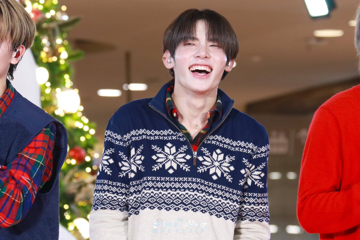 ⋆⁺₊❅⋆ ⁺₊❆⋆𐙚 ⋆❅*𖢔𐂂꙳ 𝘔𝘦𝘳𝘳𝘺 𝘊𝘩𝘳𝘪𝘴𝘵𝘮𝘢𝘴 𝘞𝘪𝘵𝘩 𝘓𝘰𝘵𝘴 𝘖𝘧 𝘓𝘰𝘷𝘦 <a href="/mintnk_/">มินเองจ้าตัวจริงต้องเสียเส้นเป็นปกติ</a> ☃️✨❄️🩵

#น้องไดซ์จ๋าซานตาพี่ไพรซ์มีอะไรจะบอก 💌🎄
#MINthanakrit #DICE_SONRAY