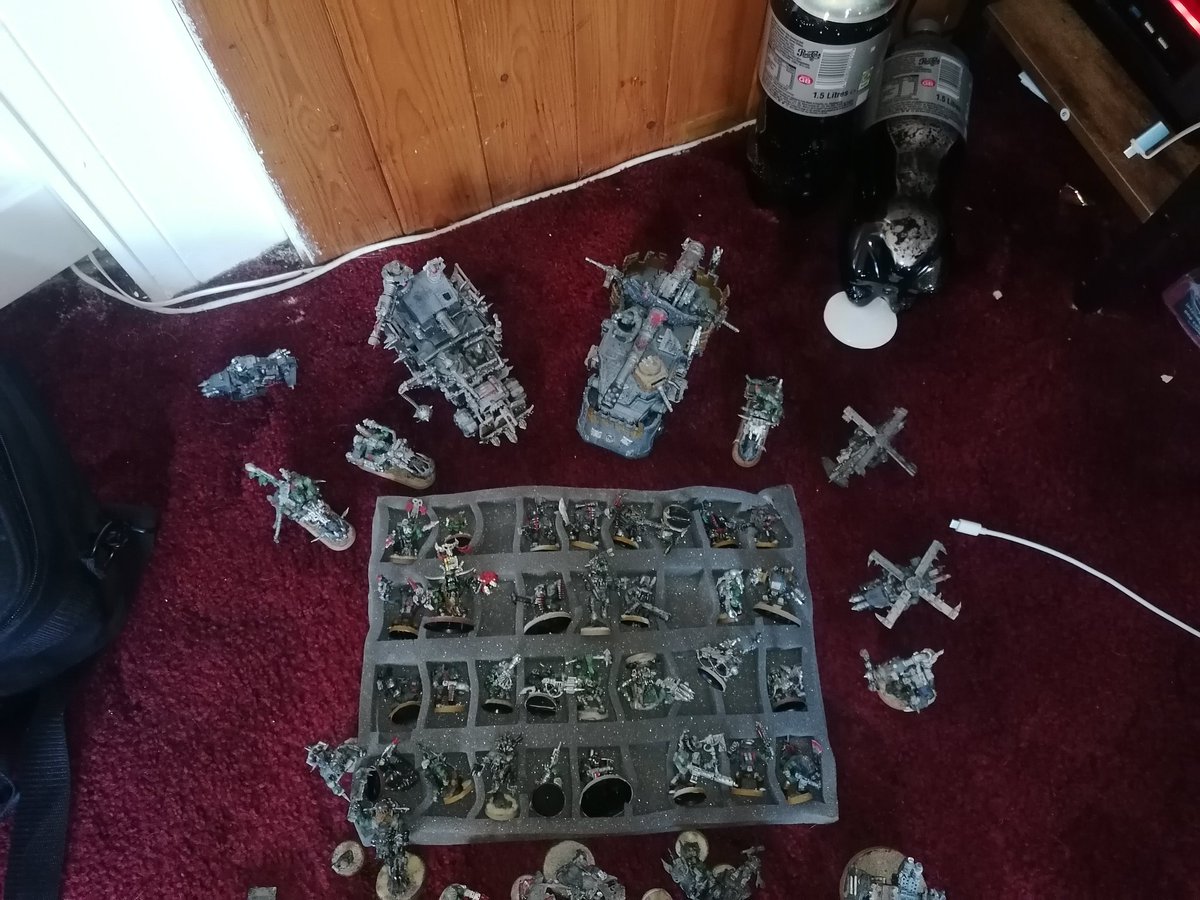 So some of yas won't believe me when I say this but I maaay have bought this ork army for only £25 from a customer when working yesterday and suffice to say it was abit of a steal for all these

#warhammer40k