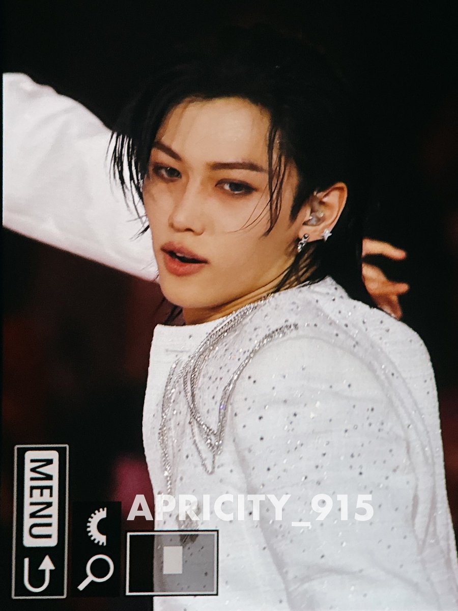 Apricity_915's tweet photo. 241225 프러뷰 
#FELIX #필릭스 
#straykids #스트레이키즈 https://t.co/EUnNtuYZxh