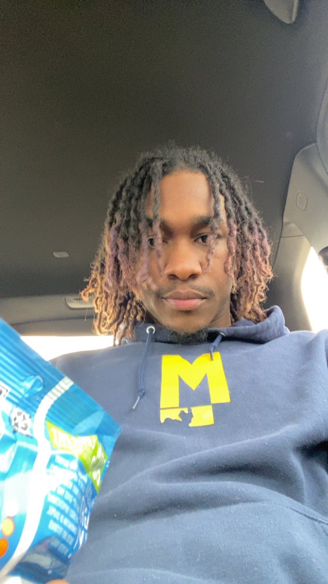 Believe in the dream enough to make it your reality !!!! Merry Christmas 🏈🏈