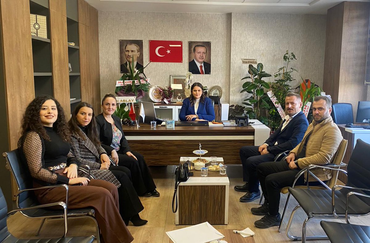 akkadin_mardin's tweet photo. Call Works (SABİM) Çağrı Merkezi Birim Yöneticisi Erhan Kaymak ve ekibi  İl Kadın Kolları Başkanımız Sn.@esrayanogluozds'a hayırlı olsun ziyarette bulundular.

Nazik ziyaretlerinden dolayı kendilerine teşekkür ediyoruz. https://t.co/nWtGviHoxV