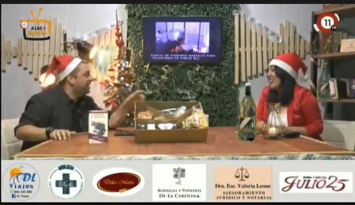 CelintanoPablo's tweet photo. Desde el programa "A Las 9 En Casa" Por Canal 11 y Montevideo Online, les deseamos muy feliz navidad. Este jueves ya volvemos con más premios, entrevistas, humor e información.. siempre de lunes a viernes de 9 a 12. https://t.co/Tzbw2PgCo4