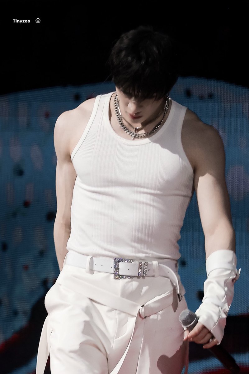 241225
🐺HD

 #straykids       #BangChan
#스트레이키즈      #방찬