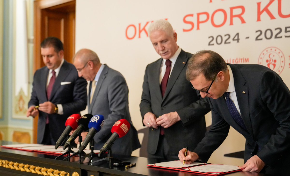 Okul Spor Kulüpleri Ligi sponsorluk anlaşması imzalandı. Yeni sezonda hedef, 1 milyon lisanslı sporcu öğrenci…🏀⛹🏼‍♀️🏆

Spor Şehri İstanbul projemiz kapsamında, İstanbul’da spor faaliyetleri aracılığıyla çocuk ve gençlerimizi her türlü bağımlılıktan uzak tutarak ruhsal ve bedensel