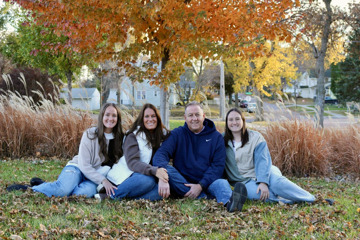 Jenbarkus's tweet photo. Merry Christmas 🎄 From our Family to Yours❤️
@barkusjay @sierra_barkus @Jigs1205S https://t.co/OJBIUuMDsf