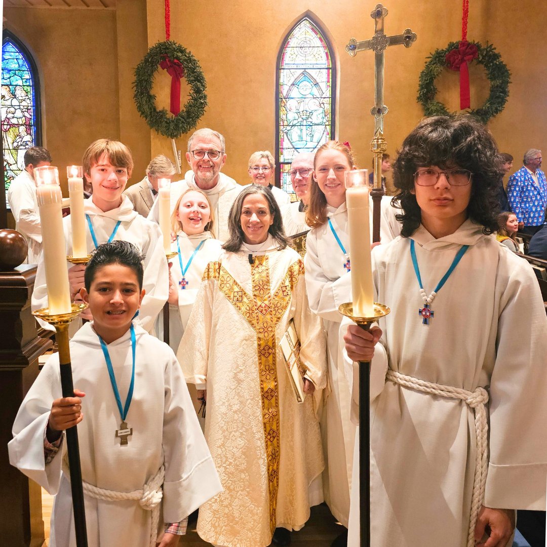 All of us at St. David's wish you and yours a very blessed Christmas season!

After our 10:30 a.m. Holy Eucharist St. David's building and offices will be closed until Dec. 26.
#Christmas