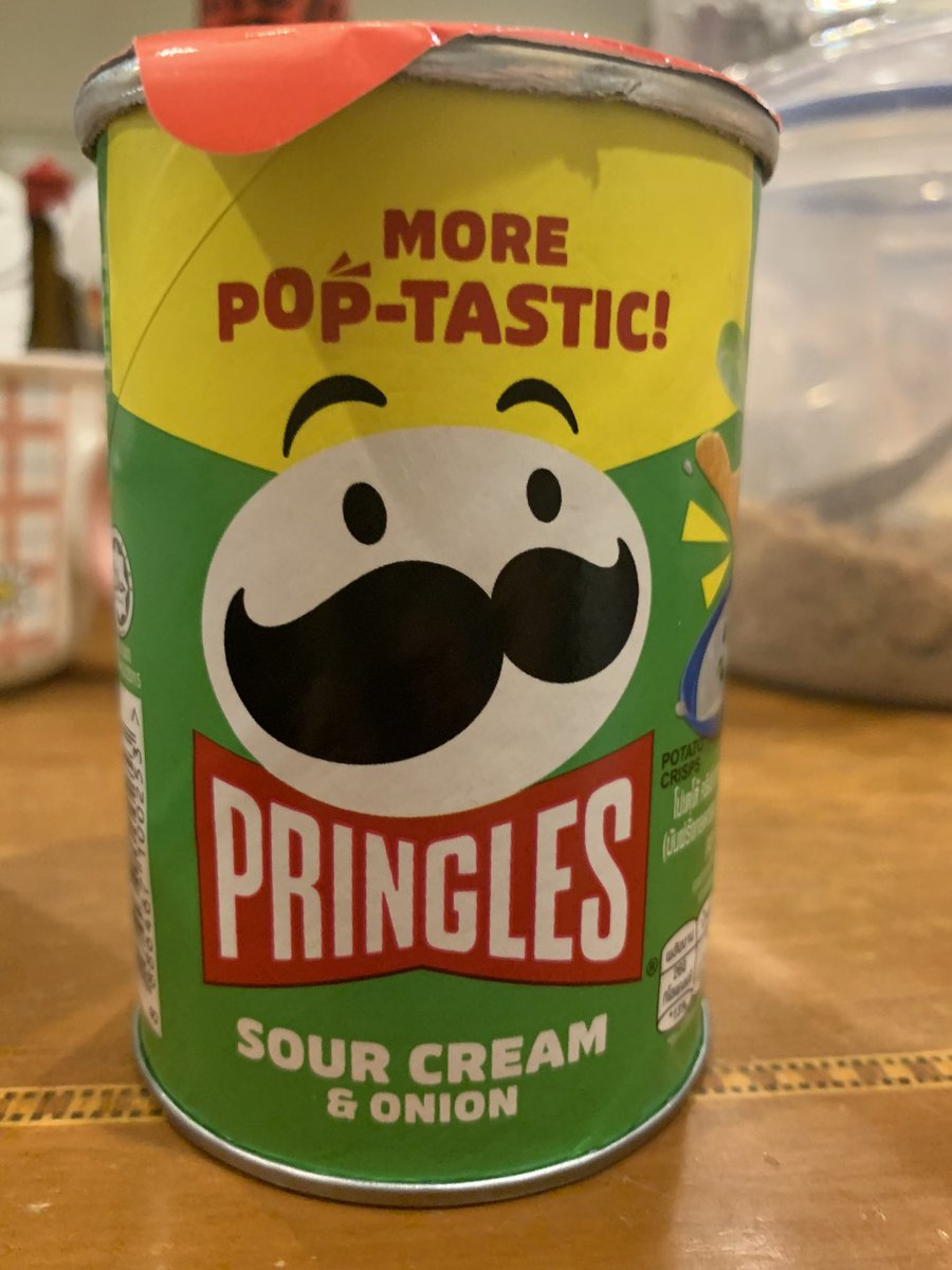 vivee55's tweet image. กินpringles รอเล่นแท็คใหม่ของ
#ฟอสบุ๊ค 😅😂🤣  พรุ่งนี้ต้องไปซื้อลิปละ 
#PringlesChallenge  
#fforce_ #kasibook 
#forcebook