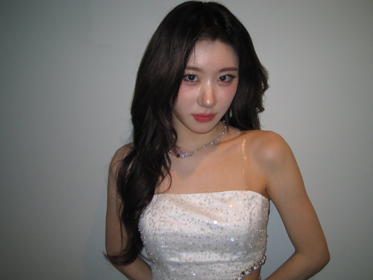 ITZYofficial's tweet photo. [ #2024SBS가요대전 ]

ﾟﾟ·*:.。.:ﾟ*:✼🎄🎁 ✼:*ﾟ:.。.:*·ﾟﾟ

#ITZY #MIDZY @ITZYofficial
#ITZY_GOLD
#ITZY_ImaginaryFriend
#RYUJIN #류진 #CHAERYEONG #채령
#SBS가요대전 #가요대전
#GAYODAEJEON https://t.co/pdW1e4MWY4