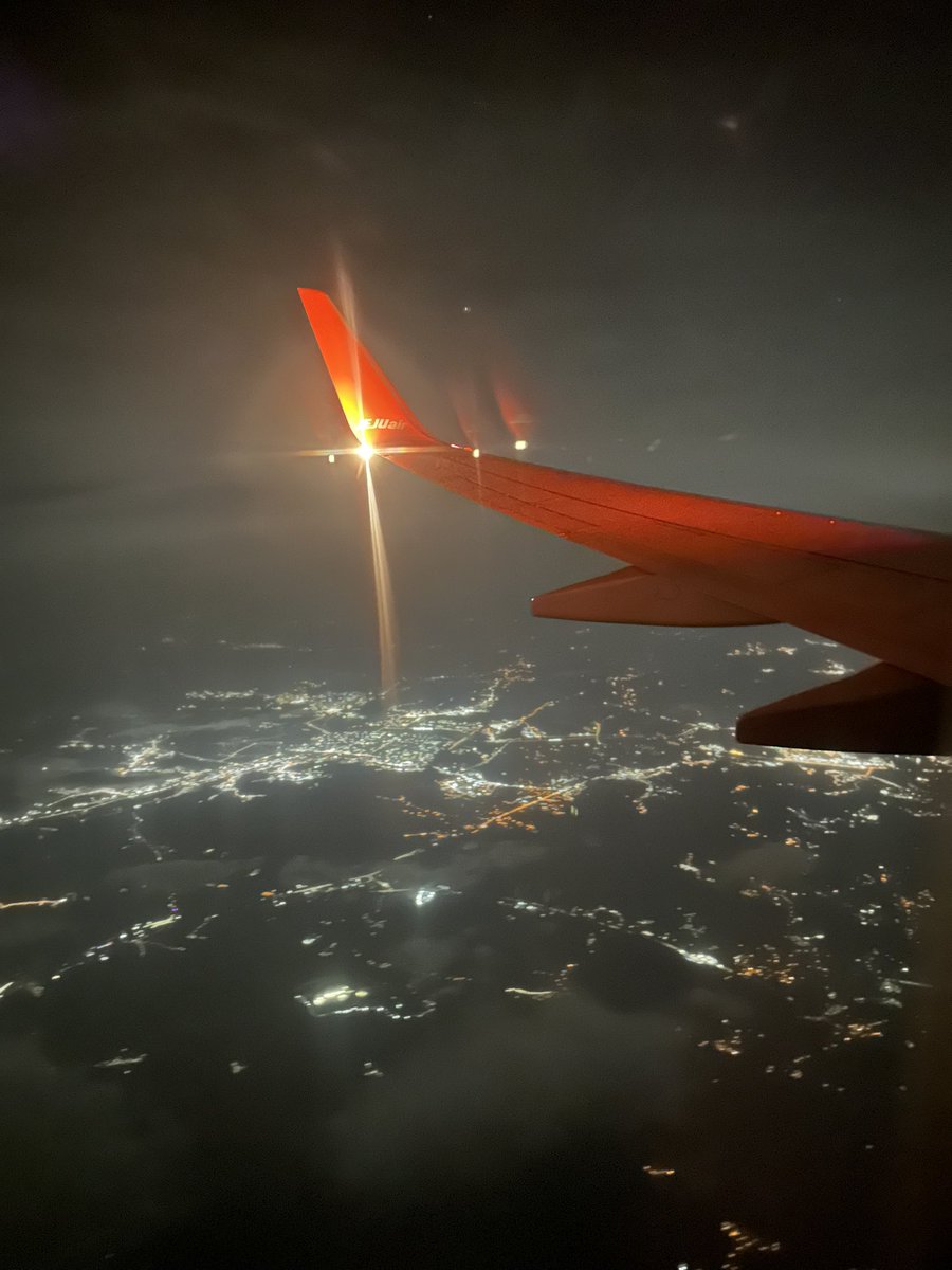 ADV4084's tweet photo. 7C 709 (B738) HL8234

RKSS -> RKPK

부산도착! https://t.co/AIxrICLRMY