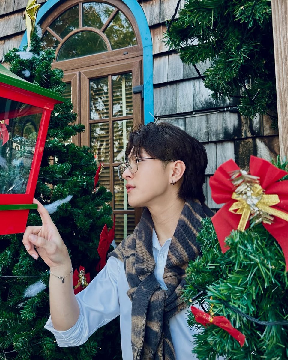 us_support_us's tweet photo. IG #usnttr post update: #MerryChristmas

🗓 24.12.25

#RYM_Us
#OurUs
#อัสที่แปลว่าเรา https://t.co/F9BmthJsjF