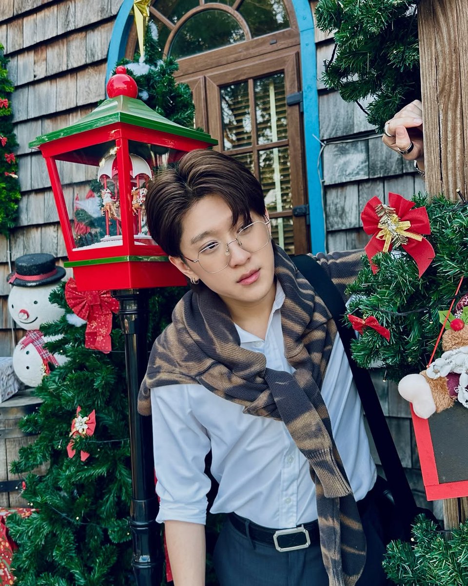 us_support_us's tweet photo. IG #usnttr post update: #MerryChristmas

🗓 24.12.25

#RYM_Us
#OurUs
#อัสที่แปลว่าเรา https://t.co/F9BmthJsjF