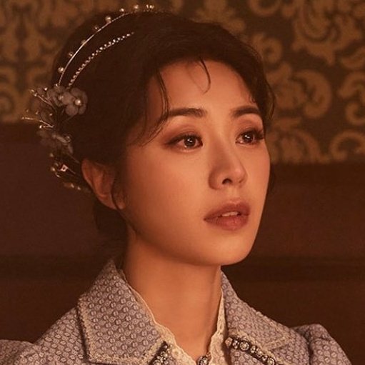 그러니까... 최성원의 동생인데 최성원은 유진이를 1나도 안닮앗는데 여동생은 신기할 정도로 닮은거임 그리고 그놈처럼 천박하지도않고 어딘가 자기랑 묘하게 맞는..
점점 자기를 닮아가는 반쪽짜리 여동생한테 미움과 애틋함과 두려움을 동시에 느끼는거임 이런거어디없다고요진짜?? 애통하다