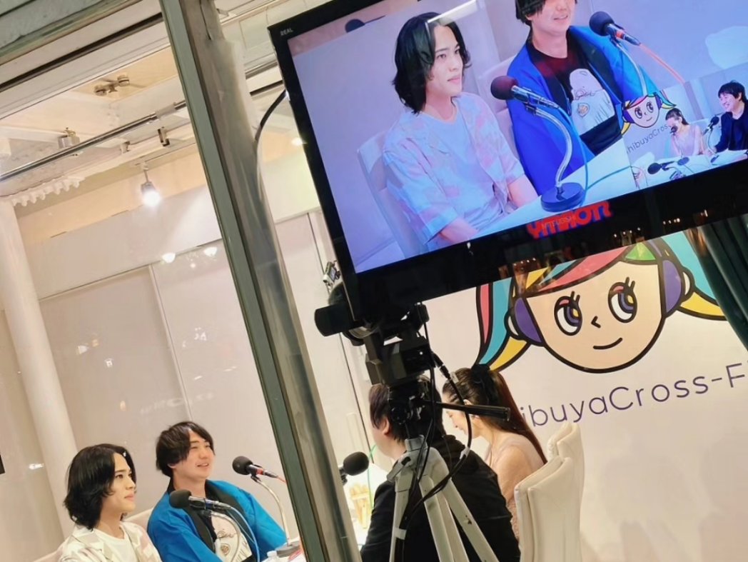 jstv2016's tweet photo. じぇいえーすのPodcasts📻
｢17時からのご提供となります｣

今週のラジオは
お休みとなります🙇‍🙇‍

その代わりに、、
12/31にじぇいえーすラジオ初の
生放送をします📻🎉

詳細は後ほど
お楽しみにお待ちください😌 https://t.co/ePUU9SPTDY
