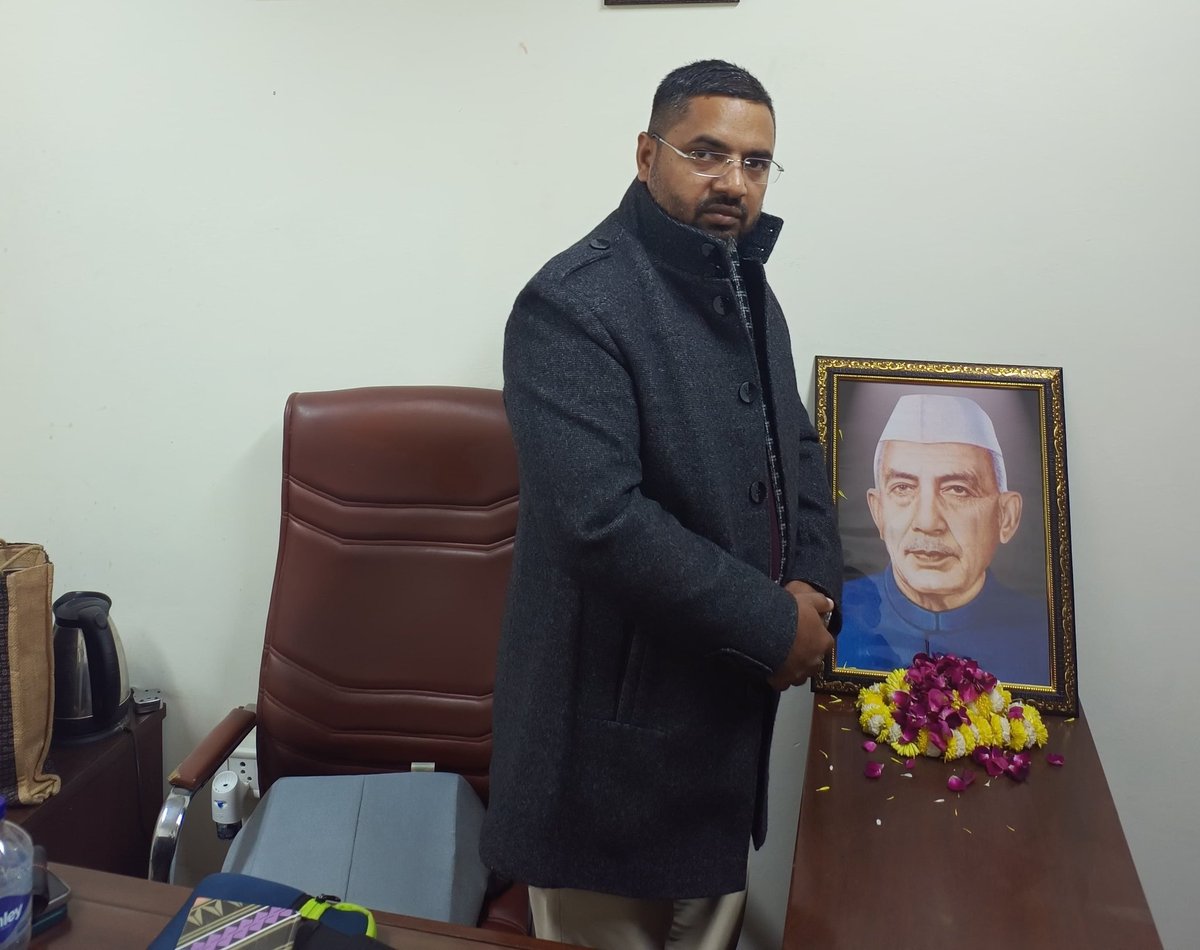 drsurendradu's tweet photo. *Tributes to Bharat Ratan and Former Prime Minister Shri Charan Singh Ji* - at Delhi University by Delhi University Academic Forum ( #DUAF) on 23/12/24
Jai Kisan Diwas https://t.co/t2nsHelQEW