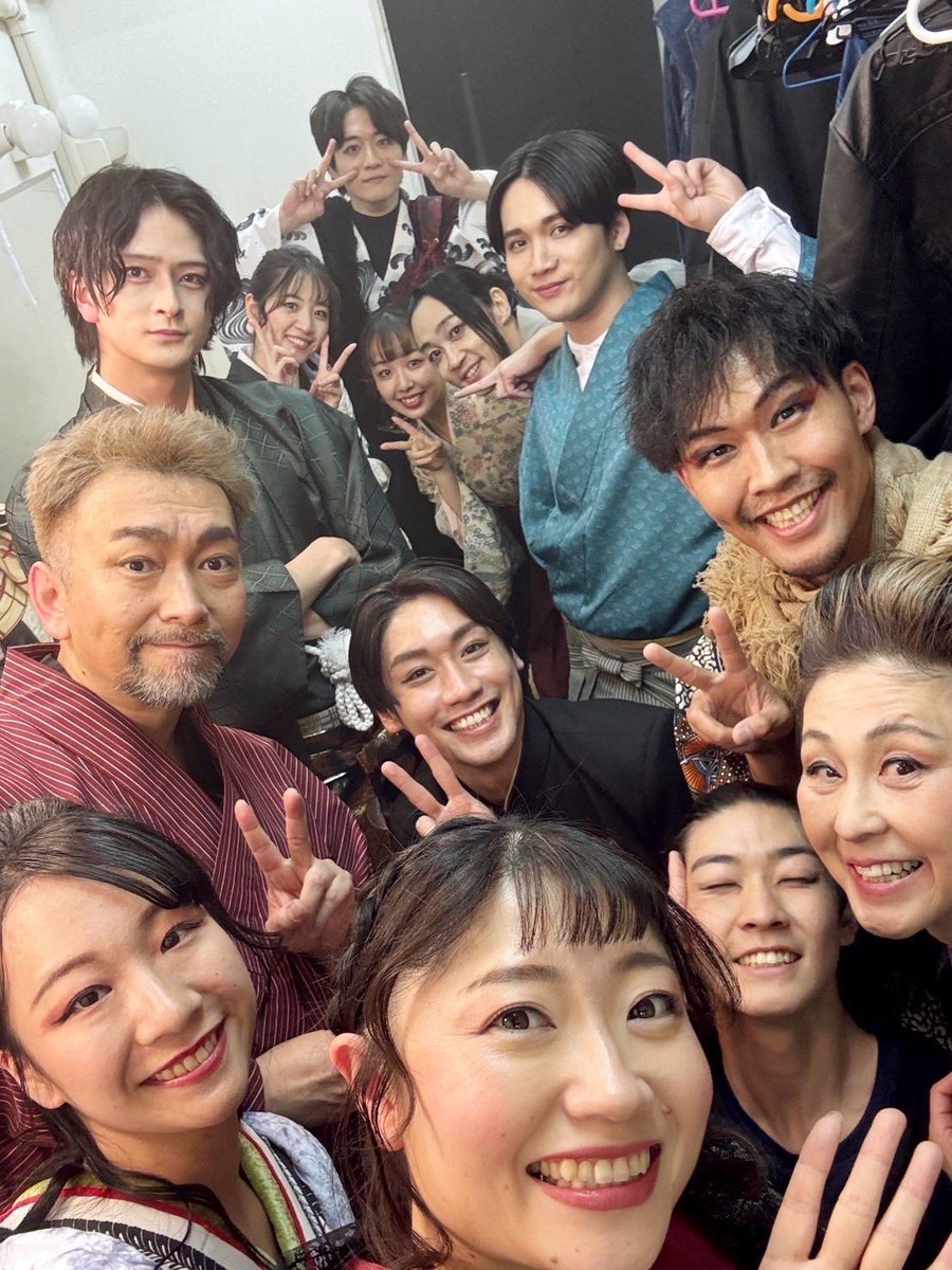 10quatreP's tweet photo. #凶風
  #まがつかぜ

遅くなり申し訳ございません
素敵なキャスト、お客様のおかげで渾身の作品が出来たと嬉しさと感謝の気持ちでいっぱいです

終わって早々太田先生とは次回公演の話も少ししました
年始会議です

2025年9月、25周年記念公演
引き続き、10·Quatreを何卒よろしくお願いいたします！ https://t.co/KMt8F67y6T