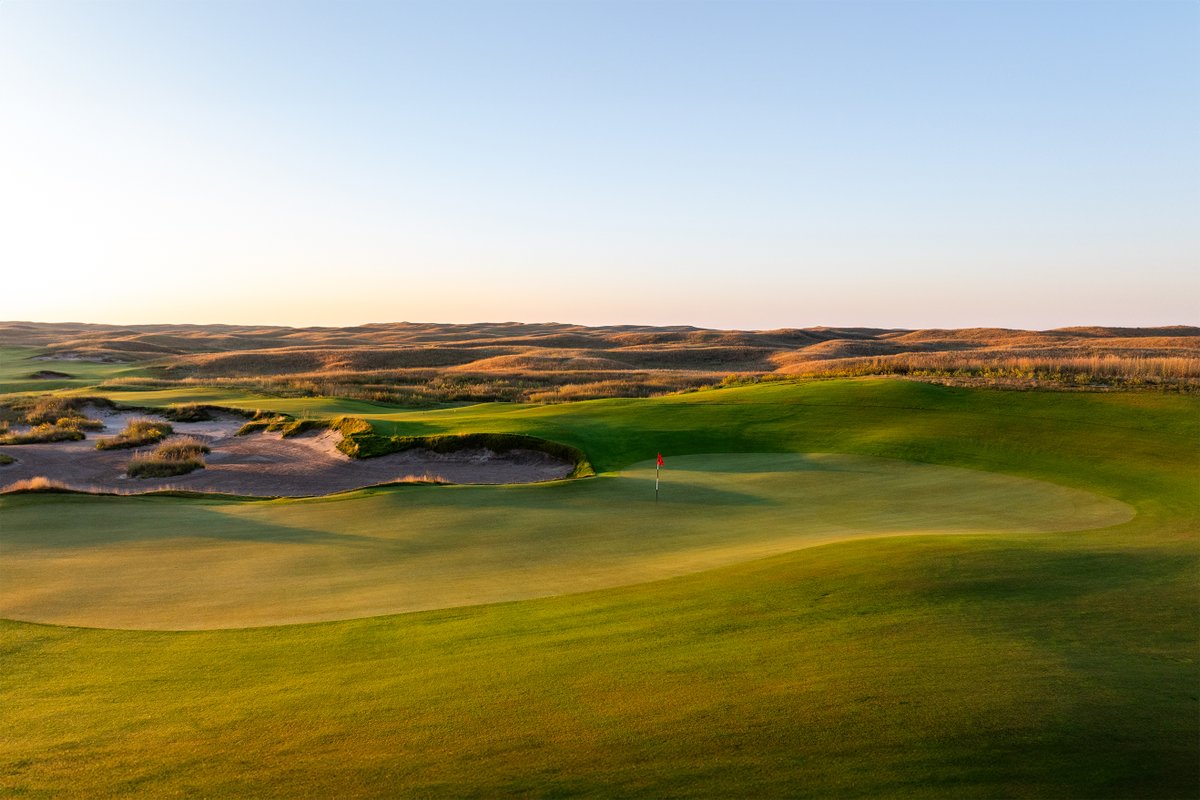 Happy Holidays from your friends at Dormie Network! May your swings be merry and bright, and your green always read true and right.