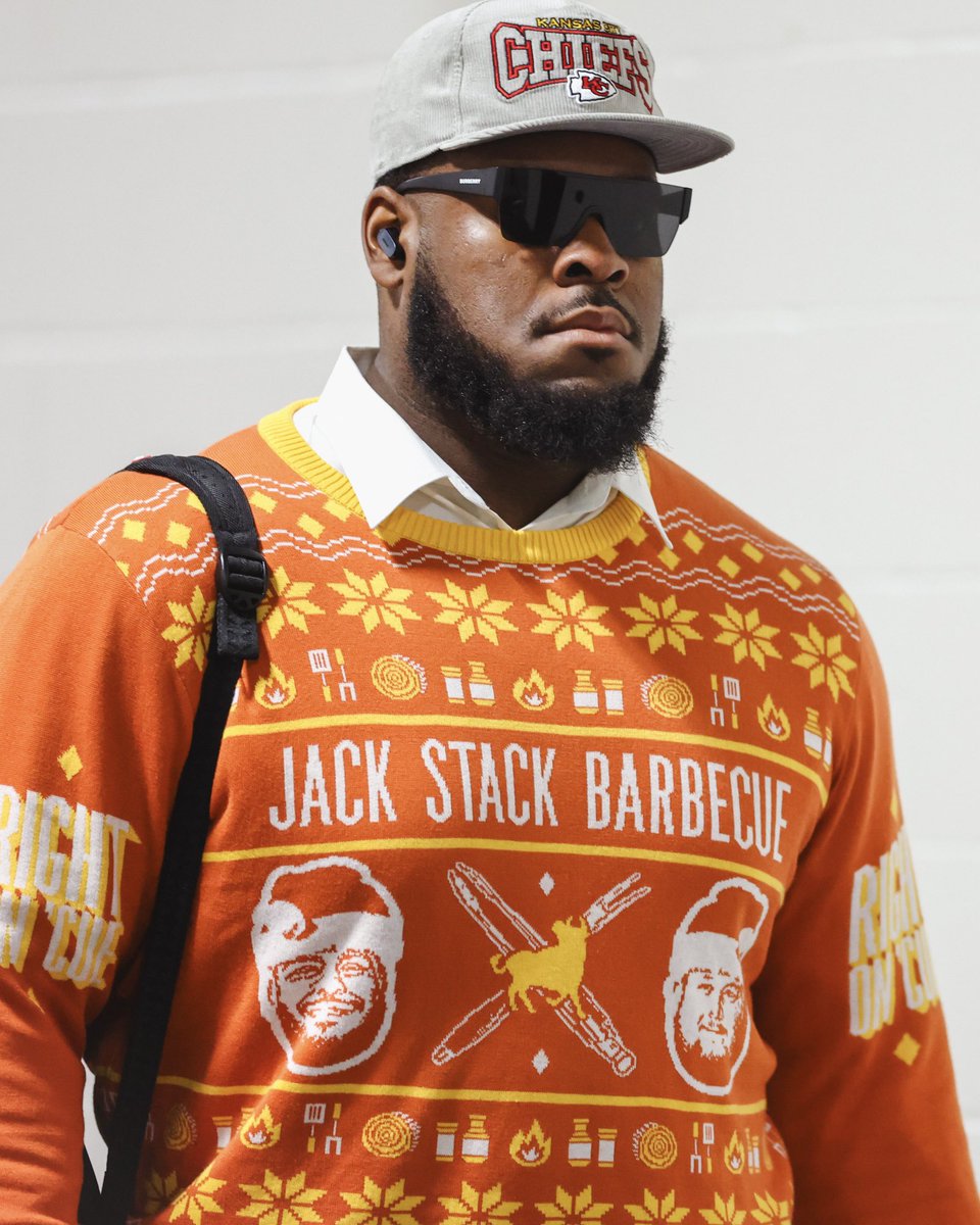 Chiefs's tweet image. A very coordinated Christmas 🤝