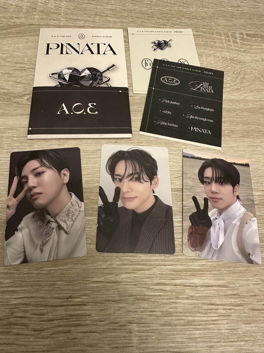 ReiofChanshine's tweet photo. WTS:Β
A.C.E PINATA Unsealed POCA Album with Photocards and stickers (in pic)
Β£10 for everything in 1 pic
UK based, WW π
Paypal (f&f) only
DM if interested
#wtsace #acewts #acephotocard #acesale #acealbum https://t.co/xDwlnz3o7M