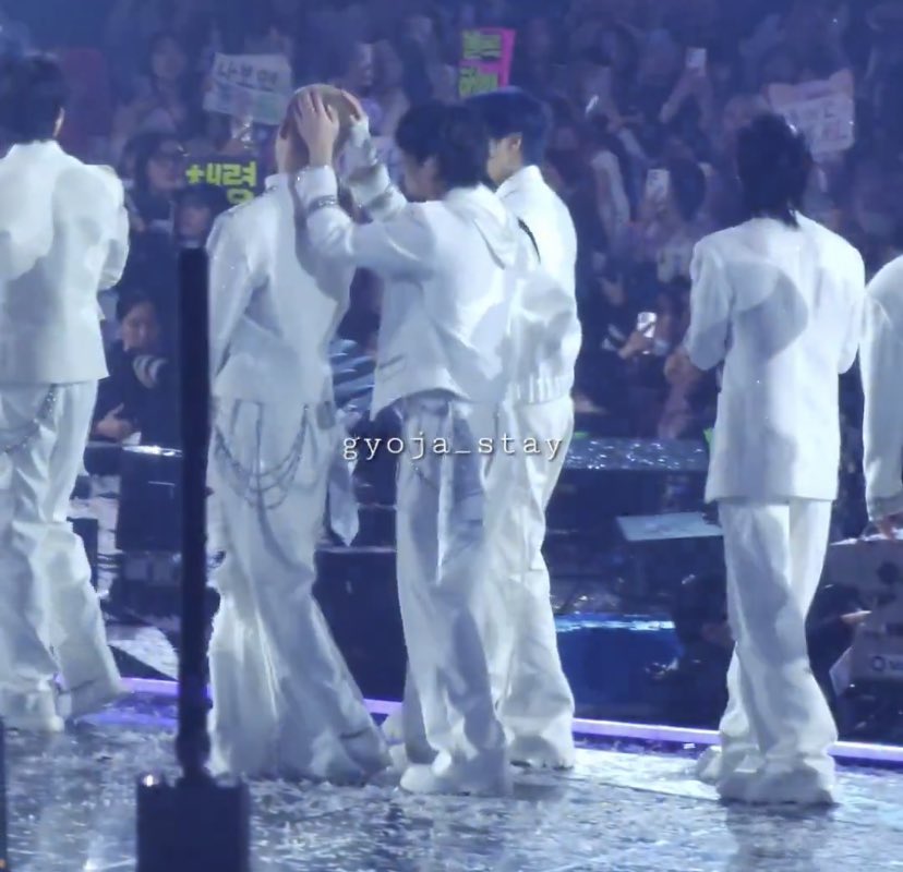 тоже хочу потрогать....