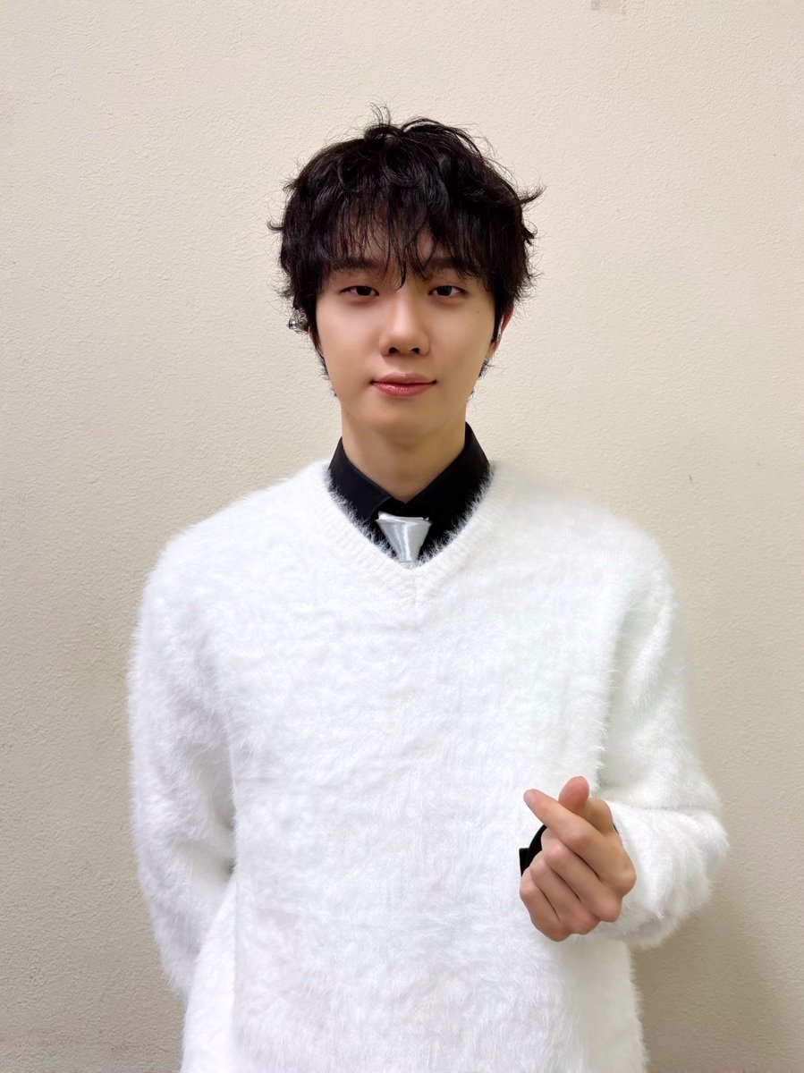 hahyunsang_twt's tweet photo. 2024.12.25 2024 하현상 콘서트 ＜Elegy＞- 부산

#하현상 #Hahyunsang #Elegy https://t.co/TWEmS3e3cH