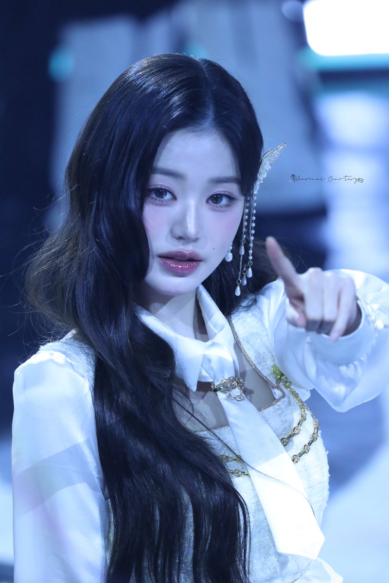 🥹🤍🫵🏻 

#IVE #아이브 #장원영 #JANGWONYOUNG