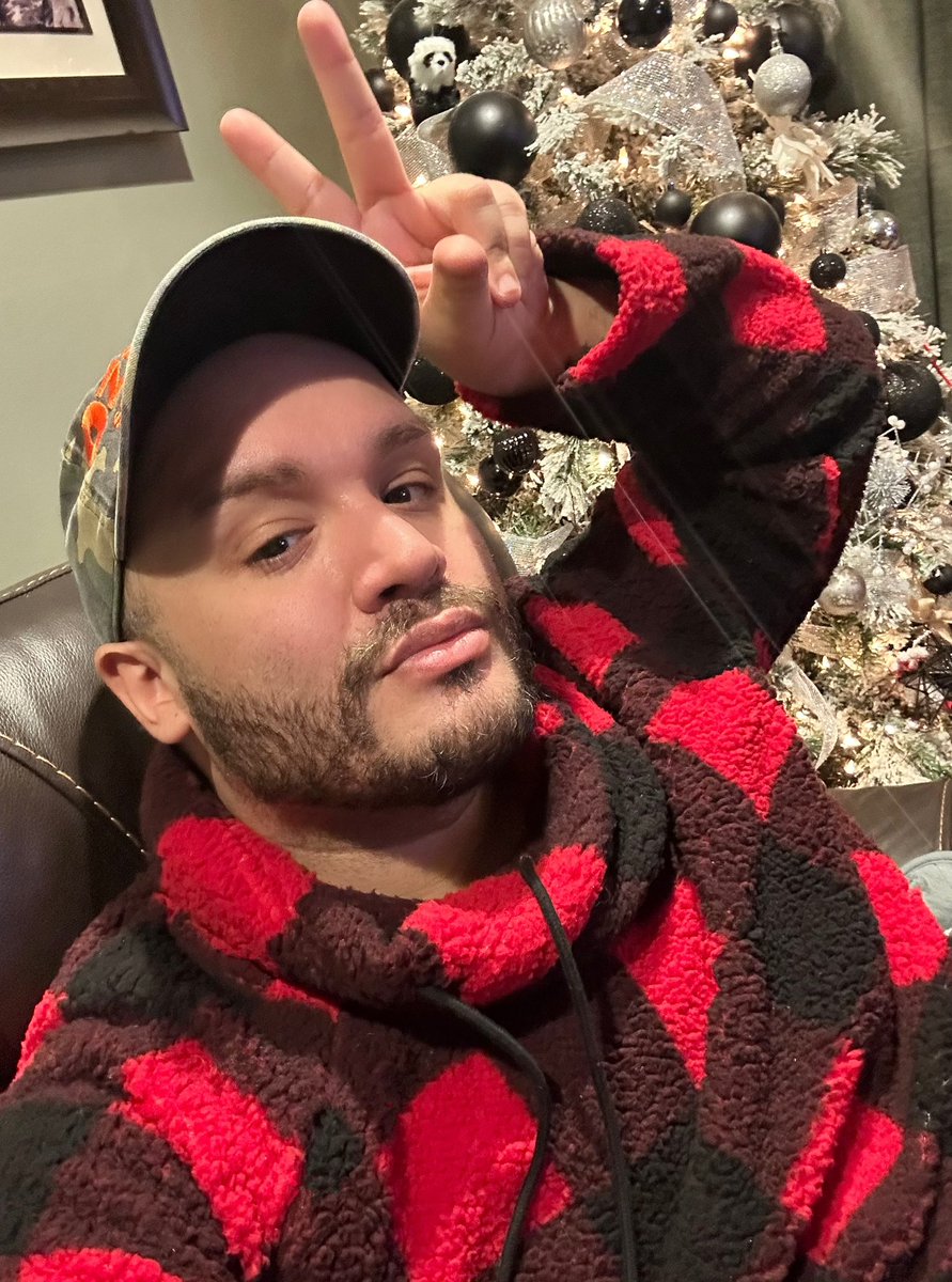 XMas-4-Masc 🎄☃️❄️

Merry Quismois, Gays, Theys, and Automobiles!