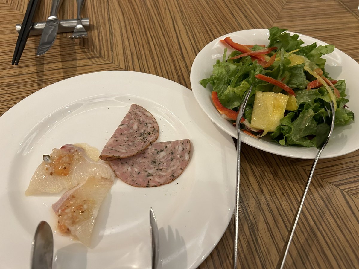 vv_butterfly_vv's tweet photo. #commoncafe #丸の内 #カフェ #クリスマス https://t.co/PTGfdZVo26