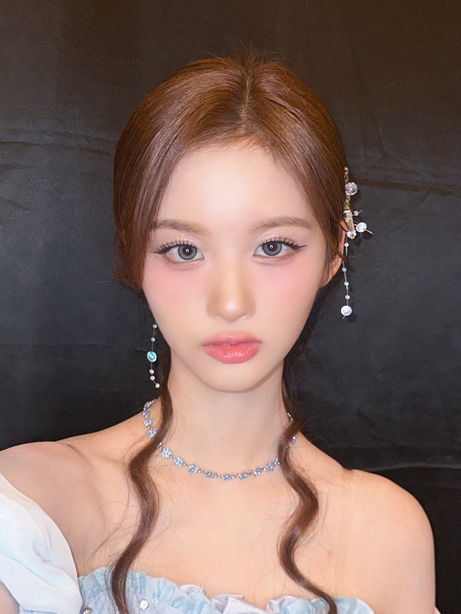 NMIXX_official's tweet photo. [📸] 2024 SBS #가요대전 

𝐹𝑒𝑒𝑙 𝑚𝑦 𝑟ℎ𝑦𝑡ℎ𝑚, 𝑐𝑜𝑚𝑒 𝑤𝑖𝑡ℎ 𝑚𝑒𓍢ִ໋🌷͙֒𓍼❄️ ⋆⁺ ❅₊⁺

#NMIXX #엔믹스
#설윤 #SULLYOON https://t.co/zh75Q1zbdX
