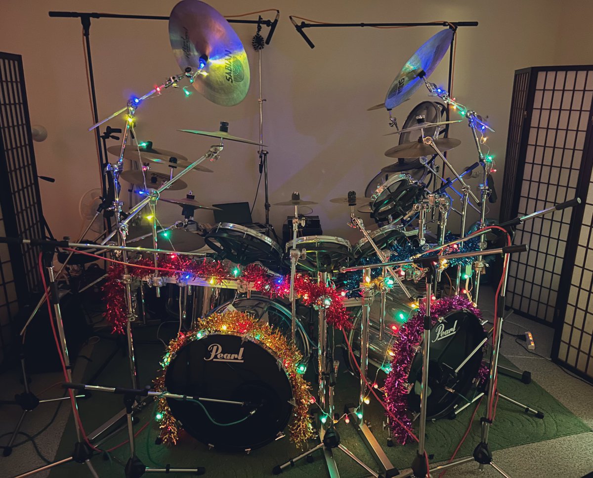 Rema_shima's tweet photo. My Cristmas Kit🥁🎄
@PearlDrumCorp 
#drumkit #drummer 
#Christmas2024 #xmas2024 
#domperignon https://t.co/epteE973Px