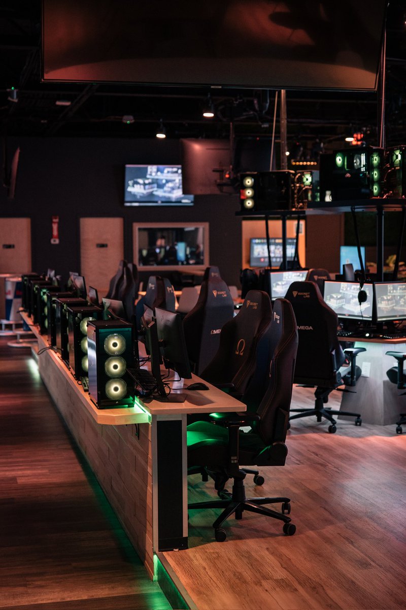 Merry Christmas from your favorite gaming facility 🎄 We will see you soon! 🎁🥳❄️