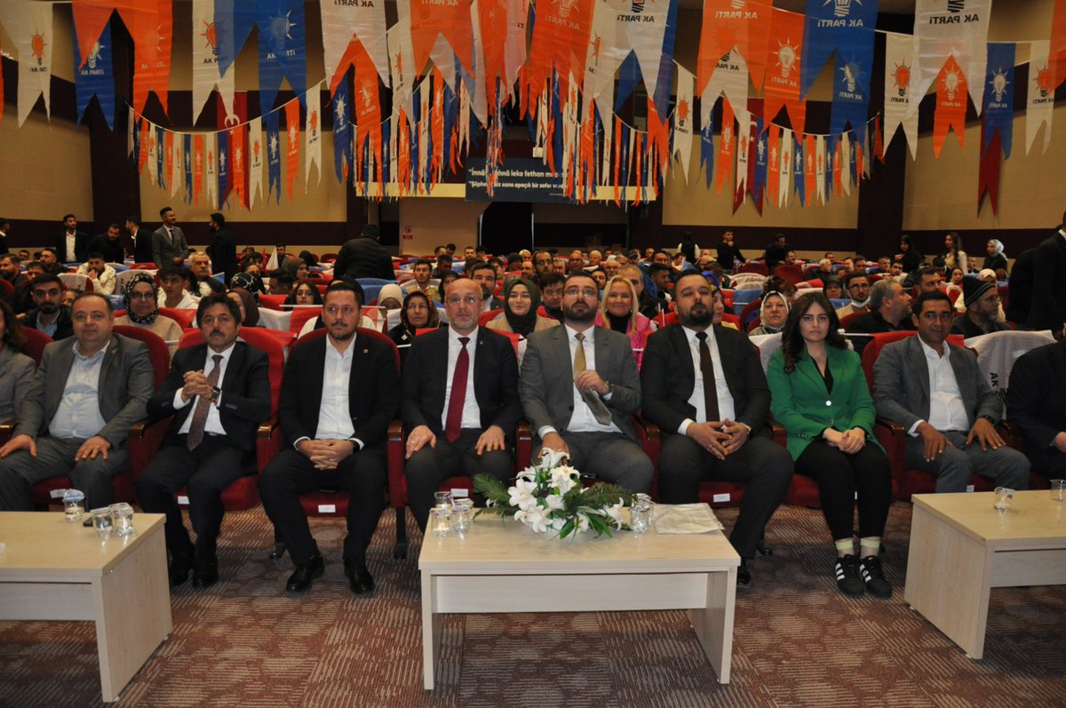 AK Parti Karaman İl Gençlik Kolları Başkanlığı Kongremiz başarıyla tamamlanmıştır. Kongrede tek geçerli liste Muhammet Yusuf KARA’dır. 

İl Gençlik Kolları Başkanımız Muhammet Yusuf KARA olmuştur. 

Yeni dönemin hayırlı olmasını diler, emeği geçen herkese teşekkür ederiz.