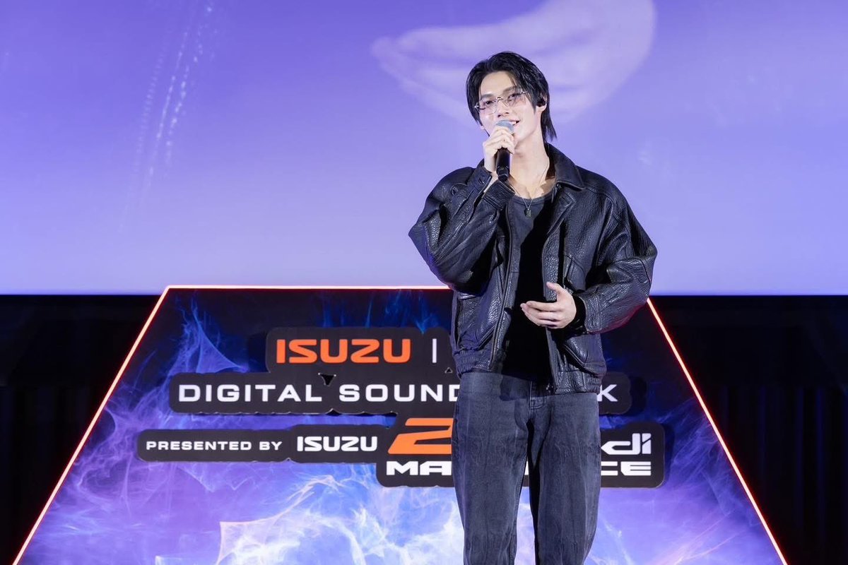 __opywpy__'s tweet photo. cr. SF Cinema 

Isuzu X Win 
#SFxISUZUxWIN 
#ISUZUSoundcheckxWIN
#winmetawin https://t.co/XD0AESxfir