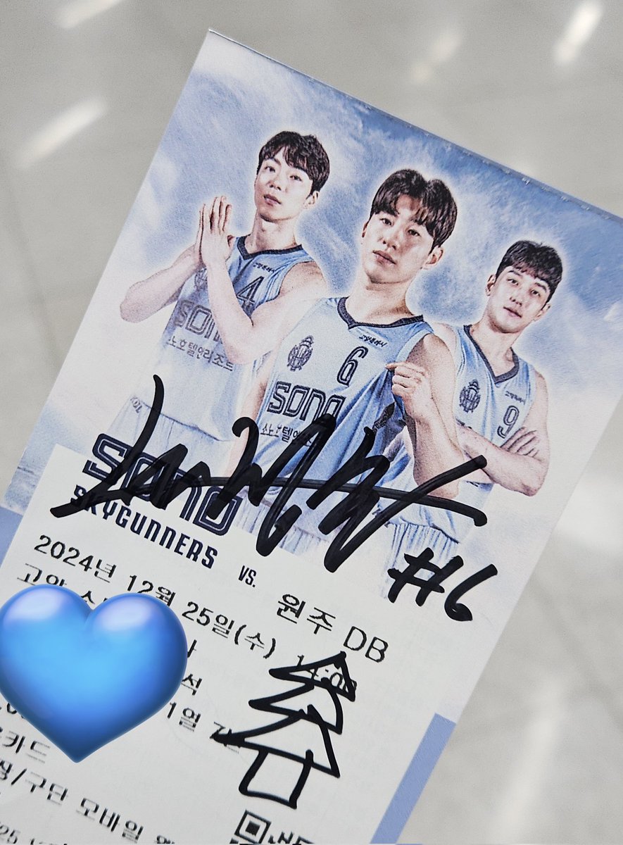 ong9_9's tweet image. 이정현표 트리ㅋㅋ🎄
#작정현