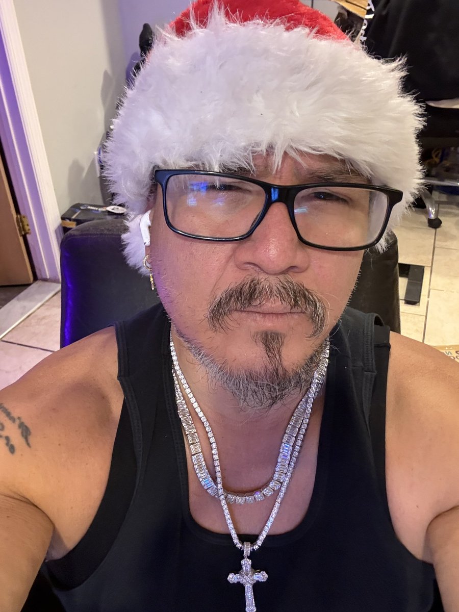 LouieC71's tweet photo. Merry Christmas 🎄 2024 https://t.co/v00YjfQAzl