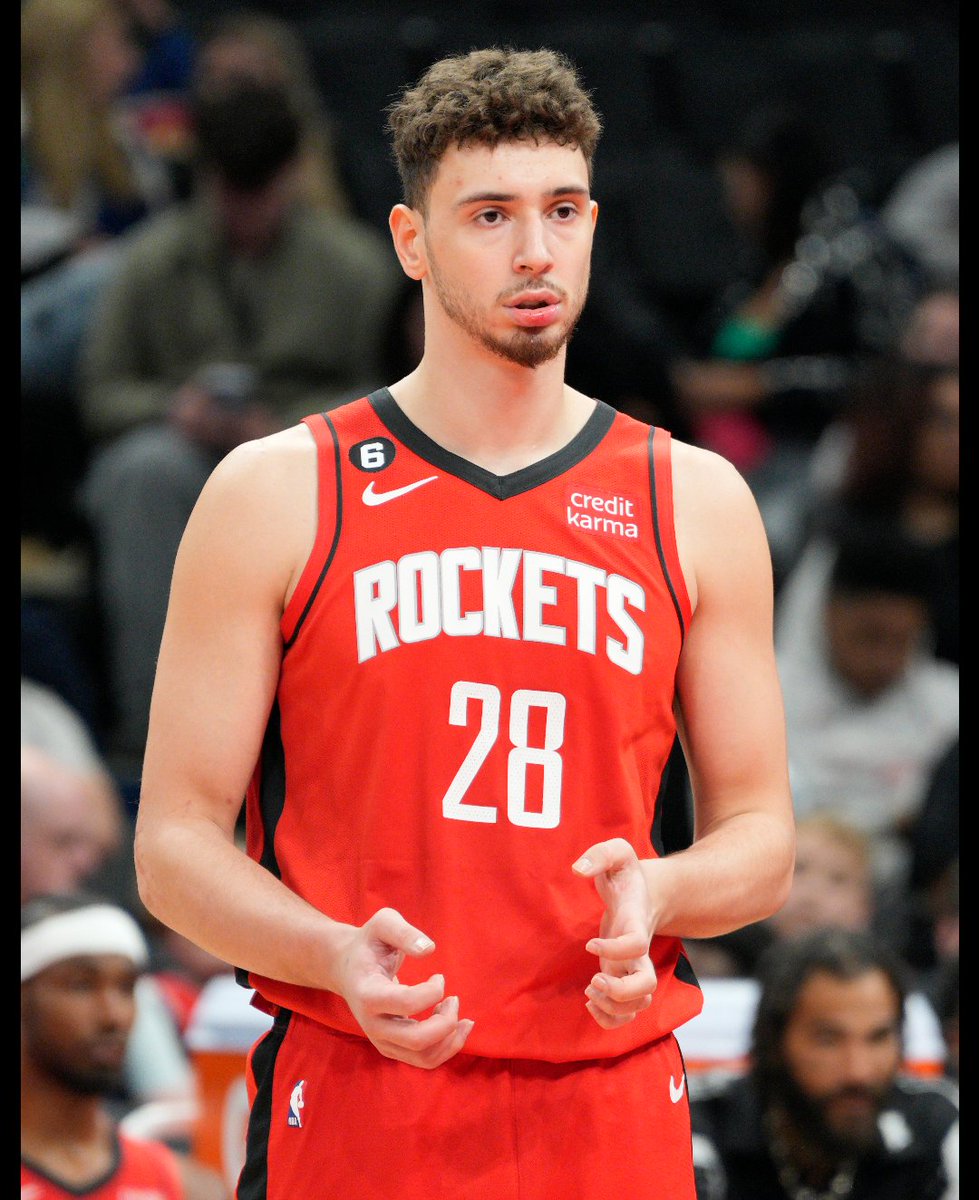 CrazyDengo's tweet photo. Who ever knew that this young man would become a rockets legend in my eyes because he been carrying the team this year and last year he can become a hall of famer at this rate https://t.co/CmYmzWr7VE