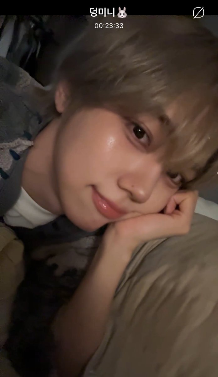 오늘 성민이 너무 사랑스러워서 정신을 못 차리겠네
바부아기..