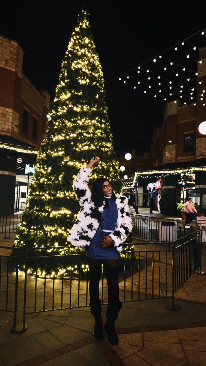 missyetim's tweet photo. 🎄✨ Merry Christmas, everyone! ✨
Wishing you all a joyful holiday filled with love, laughter, and cherished moments with family and friends. May your hearts be warm and your days be merry! 🎁 Let's spread the holiday cheer and make beautiful memories together! #MerryChristmas https://t.co/T4tgYyHgiq