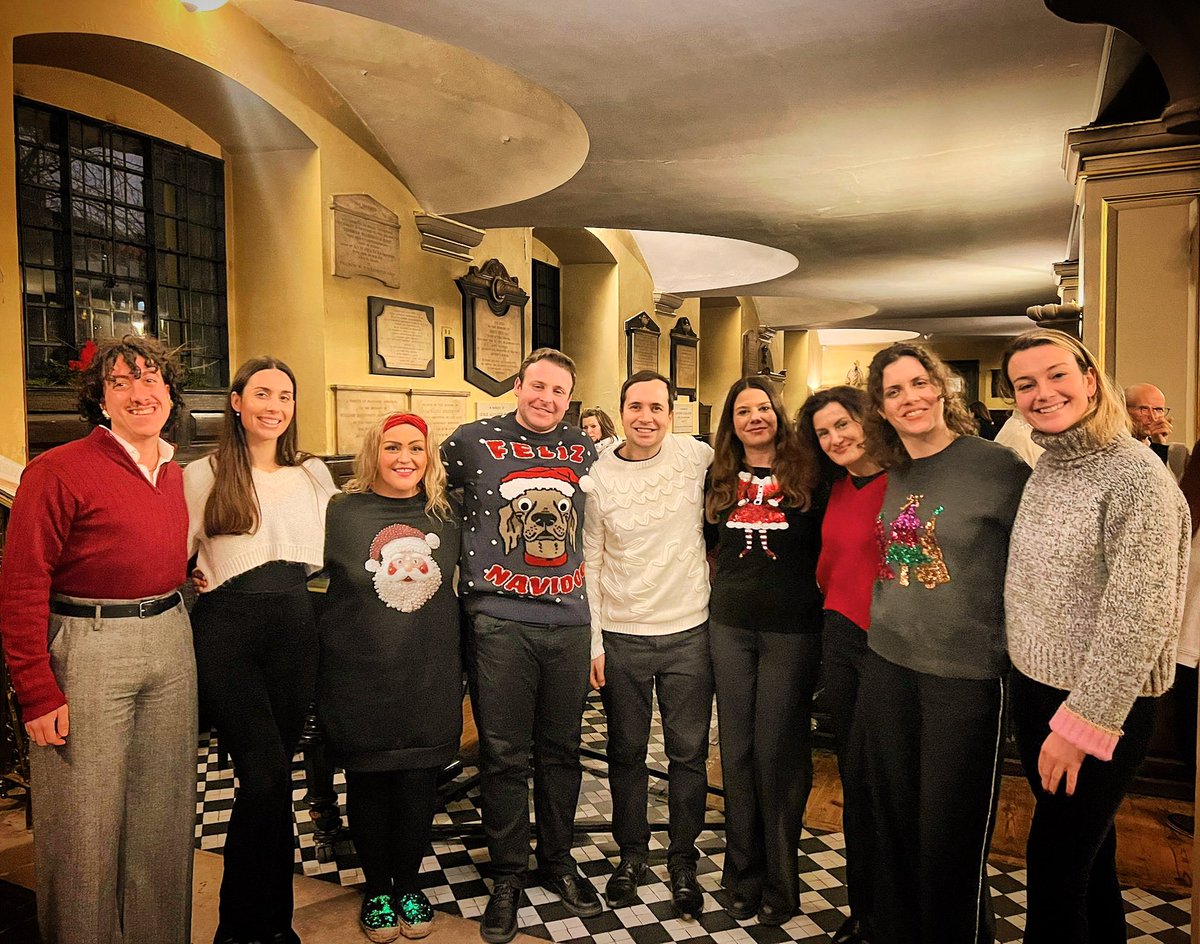MERRY CHRISTMAS from <a href="/Enchorus/">Enchorus</a>
🎄🎅🏻❄️🦌🔔
Thank you for your continued support - we hope it’s been a great year for you!
🥰🫶🏼🙏🏼🙌🏼 xXx

Photo taken from the 2024 <a href="/Sarcoma_UK/">Sarcoma UK</a> Carol Concert at <a href="/stgilesfields/">St Giles-in-the-Fields</a> - our last gig of the year! 🎶