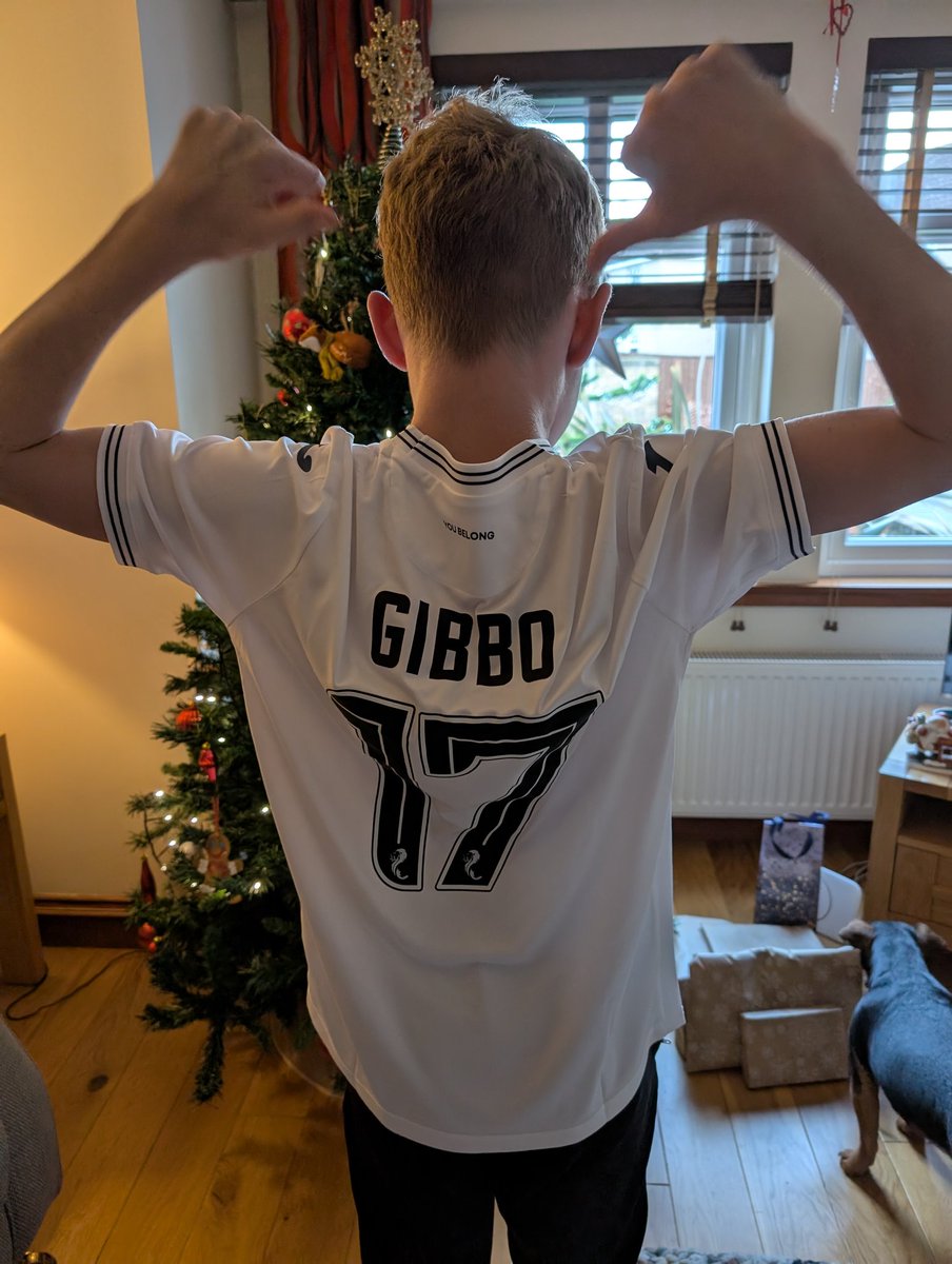 Laura Gibson tweet media