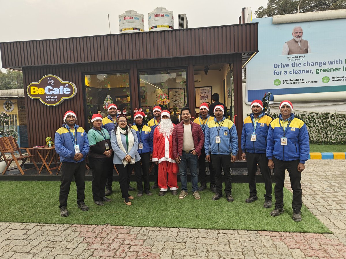 DelhiBpclRetail's tweet photo. This Christmas 🎄, BPCL Delhi Retail Territory invites you to celebrate joy and togetherness at our forecourts! Fuel up and join the festivities with surprises, giveaways, and cheer all around. Let's make this season magical! 🌟⛽️ #BpclChristmas #FuelingHappiness @BPCLimited https://t.co/xShgRVeCqN
