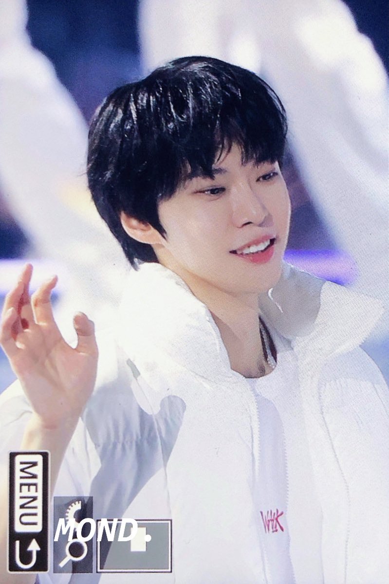 MONDLICHT_0201's tweet photo. 241225

👋🏻👋🏻

#도영 #DOYOUNG
#NCT127 #NCT https://t.co/17fIwiyGy2